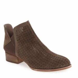Vince Camuto Brown Suede Ankle Boots Size 9 NWOT